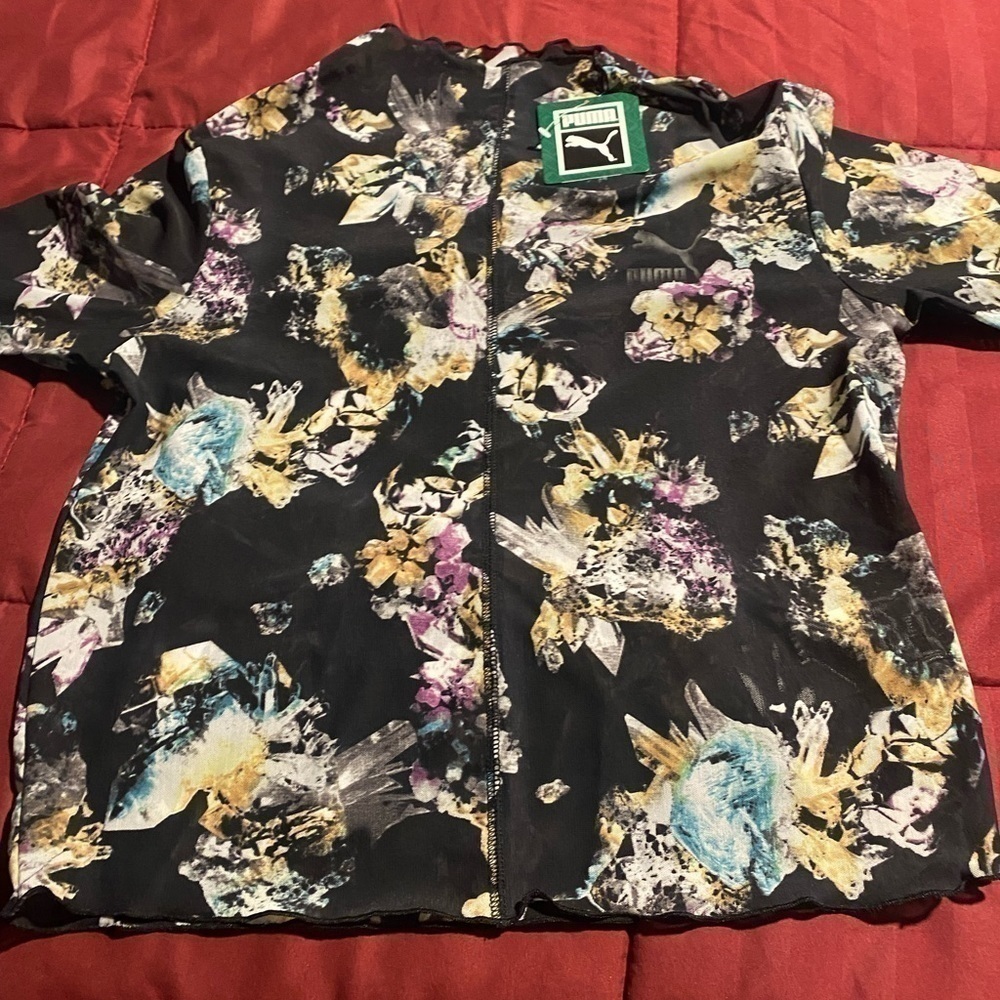 WOMEN'S PUMA CRYSTAL GALAXY PRINTED LONG-SLEEVE FITTED SHIRT - Picture 3 of 3